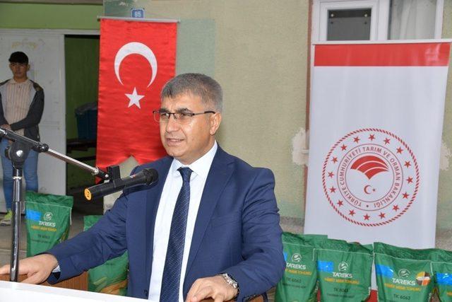 Vali Gürel, “Gençlerimizin de artık köylerde yaşaması lazım”