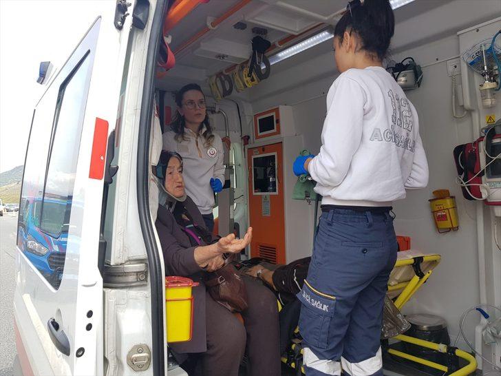 Yolcu otobüsü tıra çarptı: 20 yaralı var G3