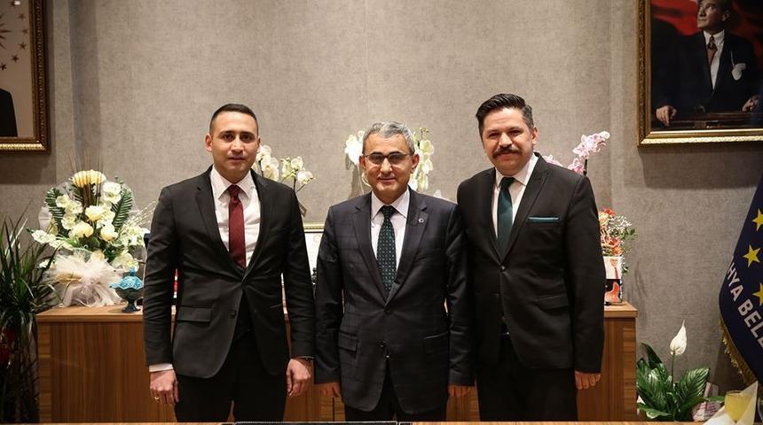 &Ouml;z&ccedil;elik&rsquo;ten Başkan Işık&rsquo;a &rsquo;Hayırlı olsun&rsquo; ziyareti