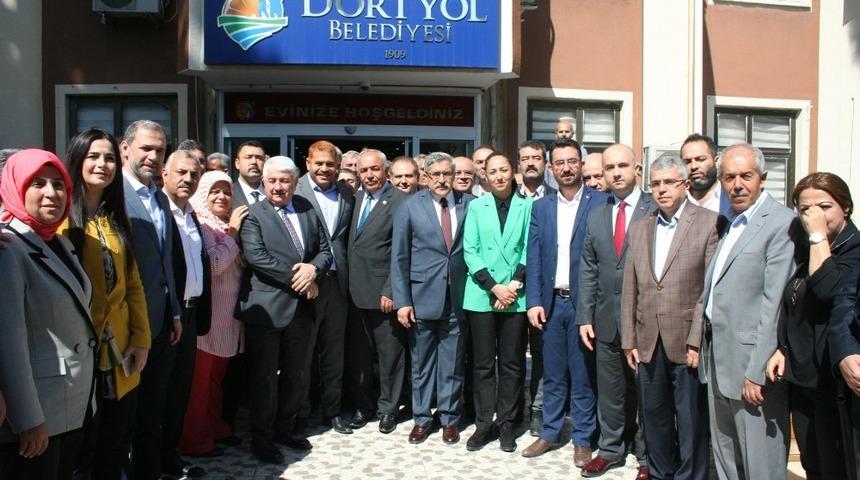 AK Parti Hatay milletvekilleri D&ouml;rtyol Belediyesini ziyaret etti