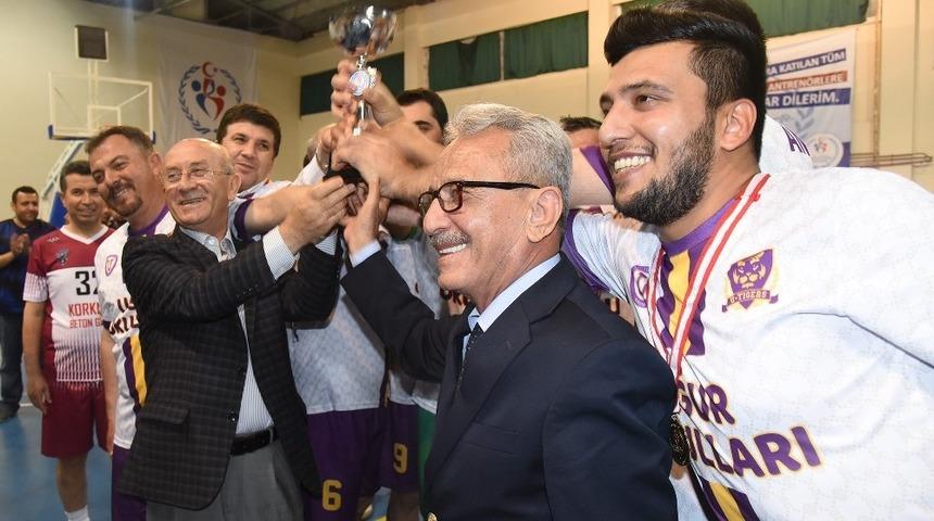 Kurumlar arası voleybol turnuvası sona erdi