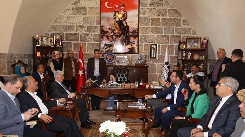 AK Parti Hatay Milletvekillerinden Payas külliyesine çıkarma