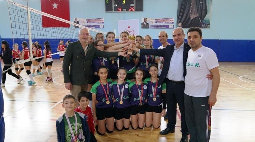 &Ccedil;orlu&rsquo;nun kızları T&uuml;rkiye finallerinde boy g&ouml;sterecek