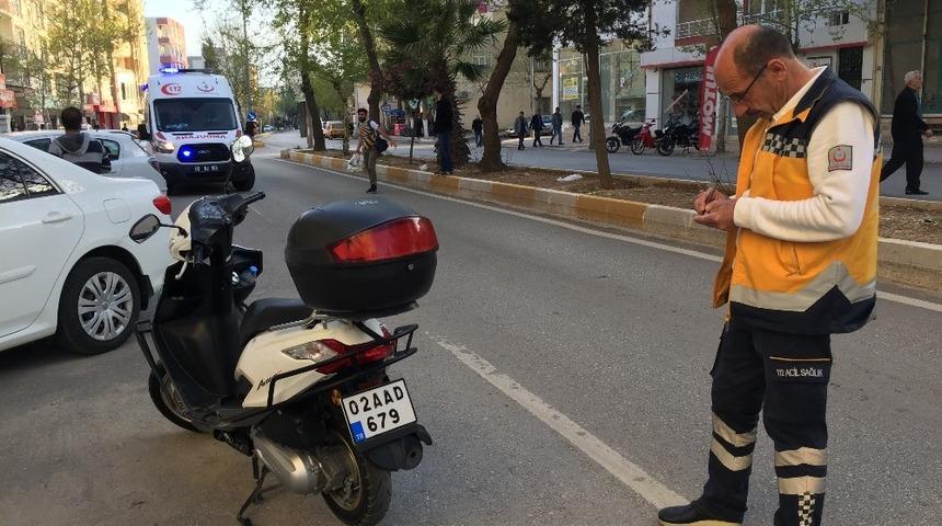 Motosiklet devrildi: 1 Yaralı