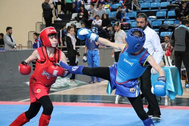 Wushu Kung Fu okul sporları Sakarya’da gerçekleşti