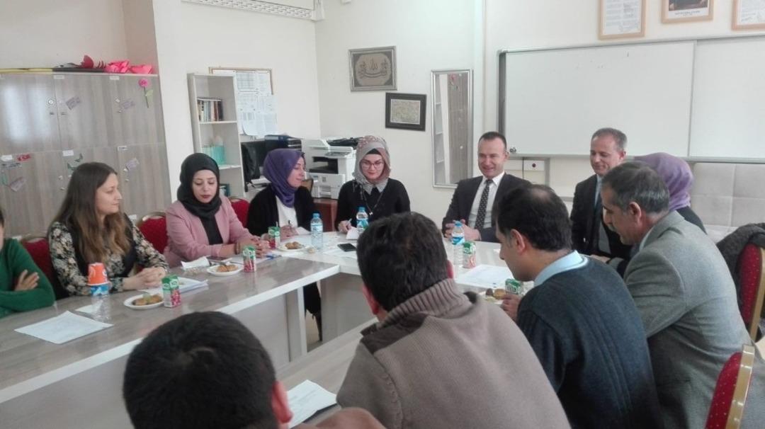 Ağrı Milli Eğitim M&uuml;d&uuml;r&uuml; Tekin &ouml;ğretmenlerle bir araya geldi