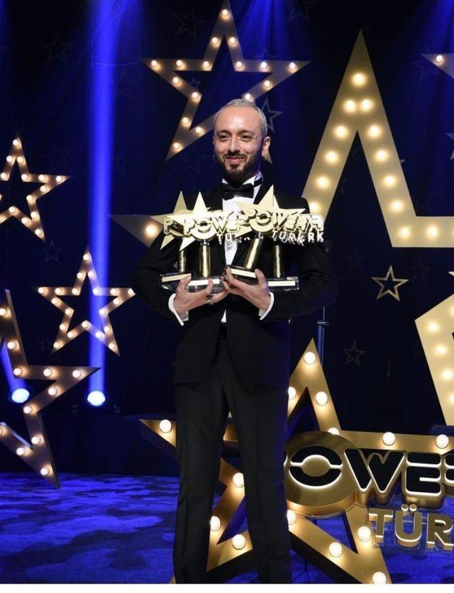 Powert&uuml;rk M&uuml;zik &Ouml;d&uuml;lleri&rsquo;ne Mabel Matiz damga vurdu 1