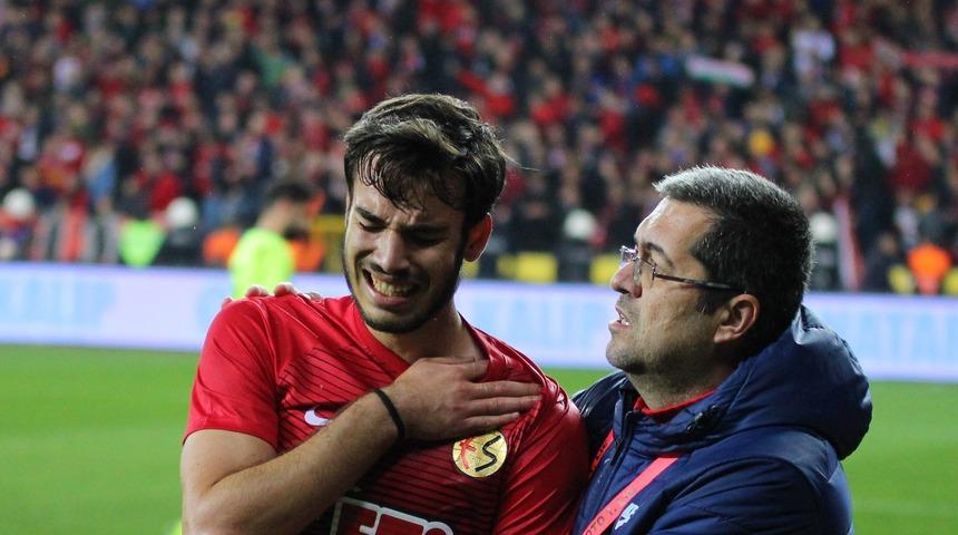 Eskişehirspor'da Cemali Sertel'in köprücük kemiği kırıldı