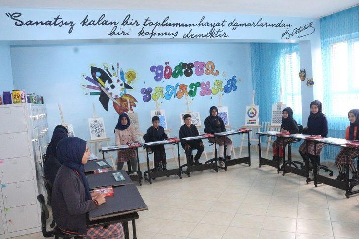 Hamur’da görsel sanatlar atölyesi açıldı G5