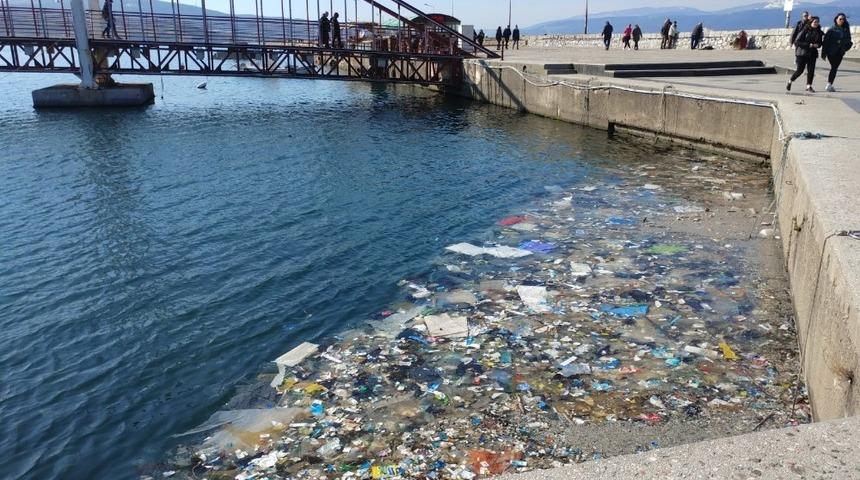Bandırma&rsquo;da deniz kirliliği