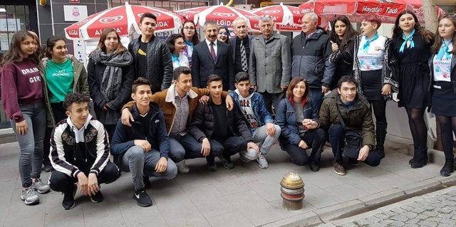 Eskişehir’de otizmli çocuklar yararına kermes