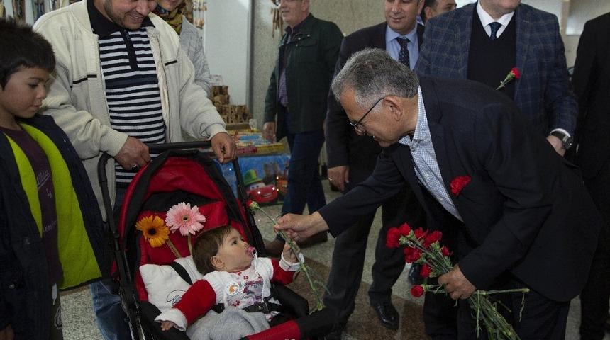 Başkan B&uuml;y&uuml;kkılı&ccedil;&rsquo;tan Y&ouml;resel &Uuml;r&uuml;nler Fuarına S&uuml;rpriz Ziyaret
