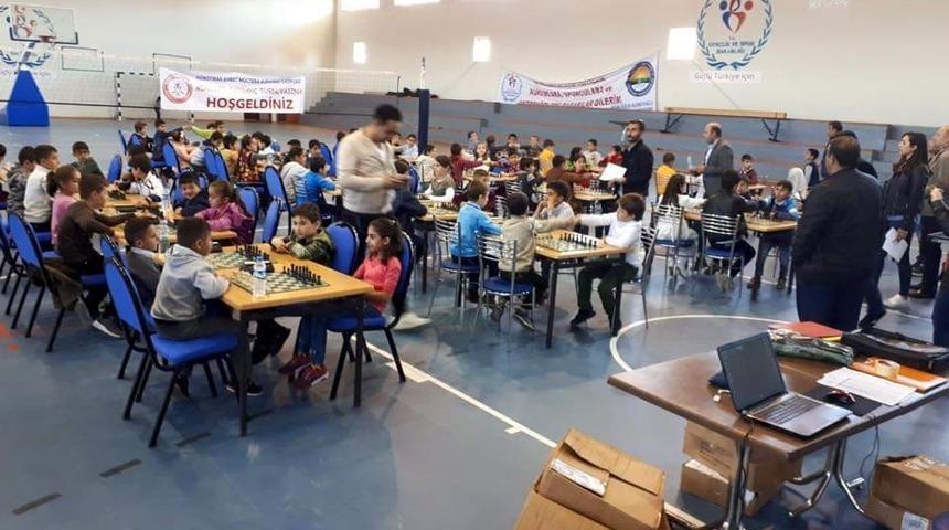 G&uuml;roymak&rsquo;ta Okullar Arası Satran&ccedil; Turnuvası