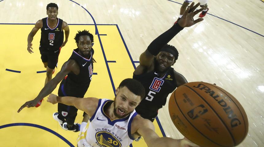 Stephen Curry NBA play off turuna rekorla başladı