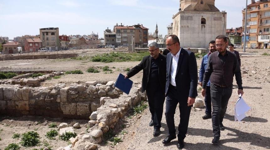Başkan Kavuş kentsel dönüşüm alanında incelemelerde bulundu
