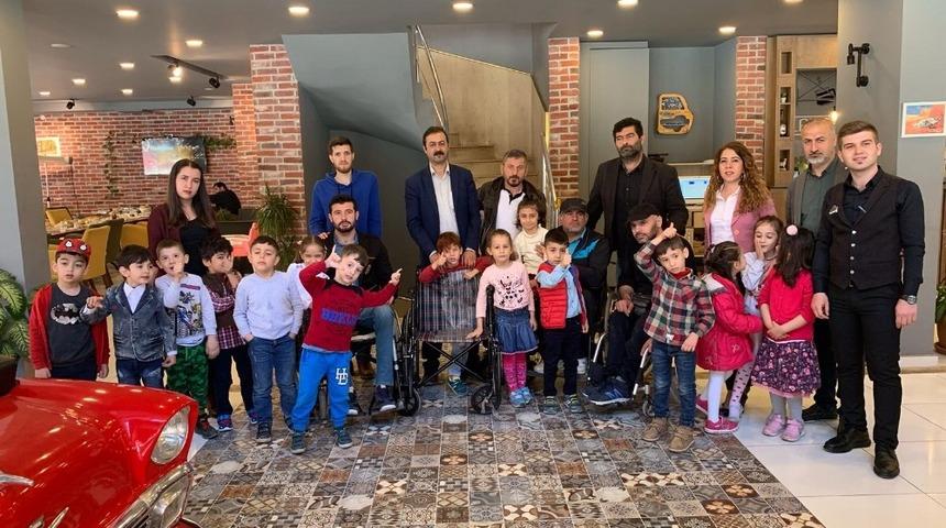 Anaokulu &ouml;ğrencilerinden &ouml;rnek davranış