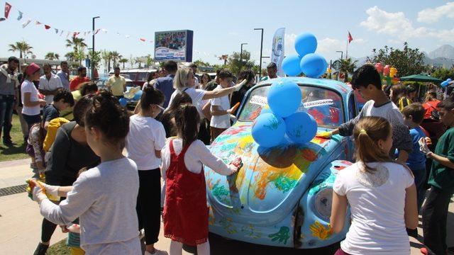 Otizme Vosvos’u boyayarak dikkat çektiler