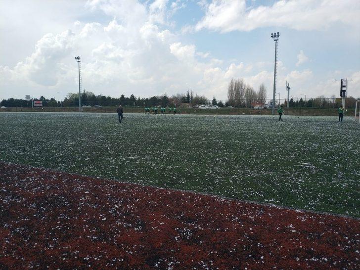 Eskişehir’de dolu vatandaşları hazırlıksız yakaladı G3