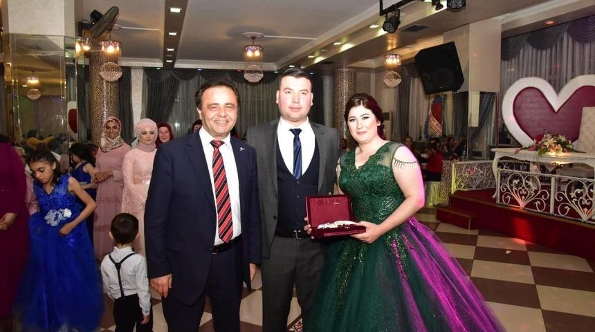 Başkan Şahin halkın sevincini paylaşıyor