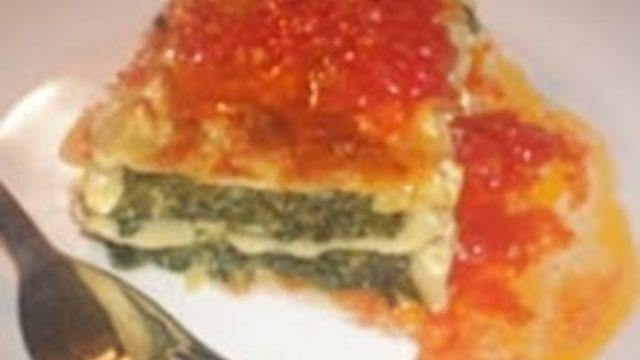 Domates Soslu Pazılı Lazanya