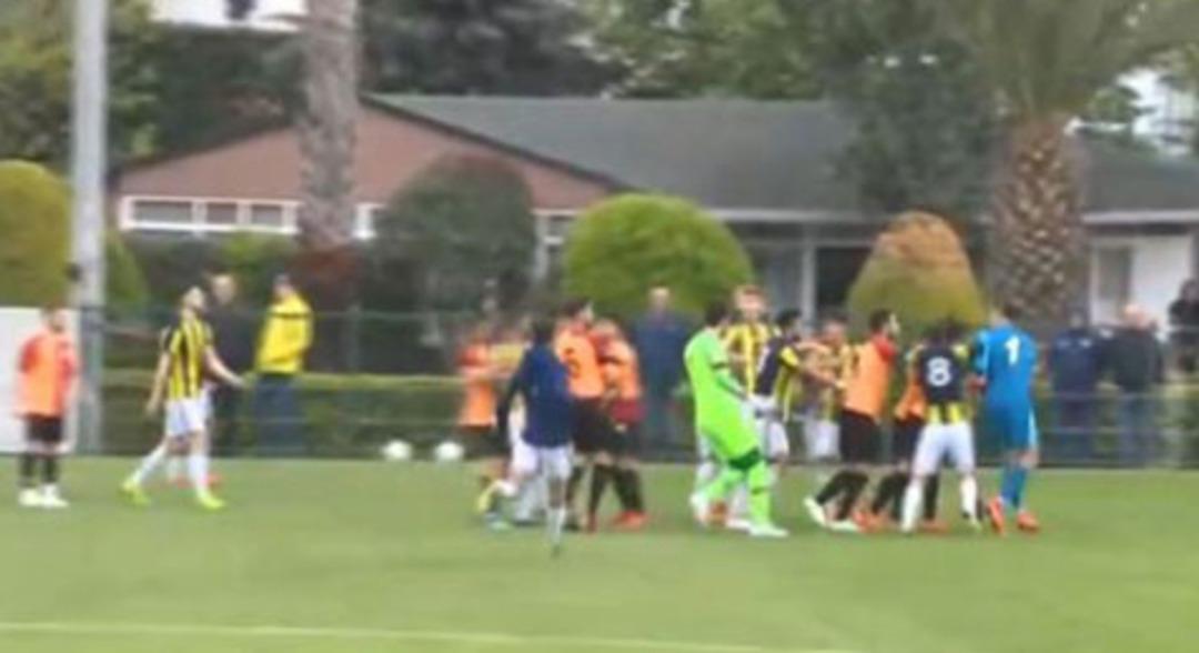 U21'deki Fenerbah&ccedil;e - Galatasaray derbisinde olay