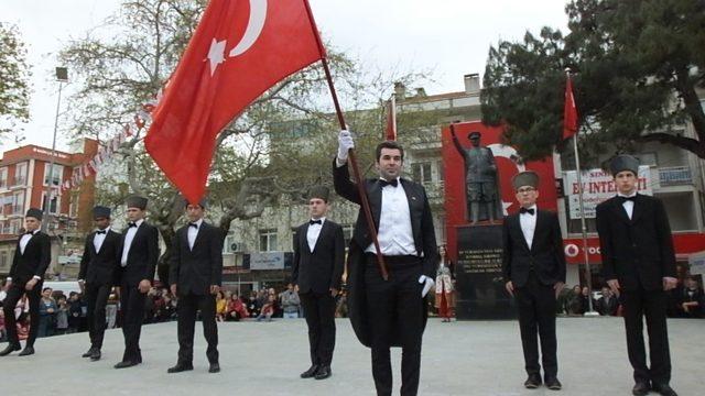 Burhaniye’de Atatürk’ün ilçeye gelişinin 85.yılı kutlandı