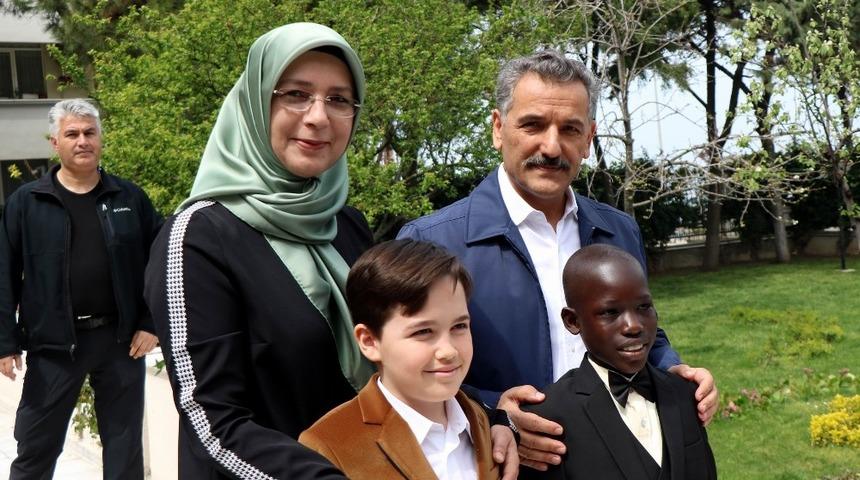 D&uuml;nya &ccedil;ocukları 23 Nisan i&ccedil;in Samsun&rsquo;a geldi