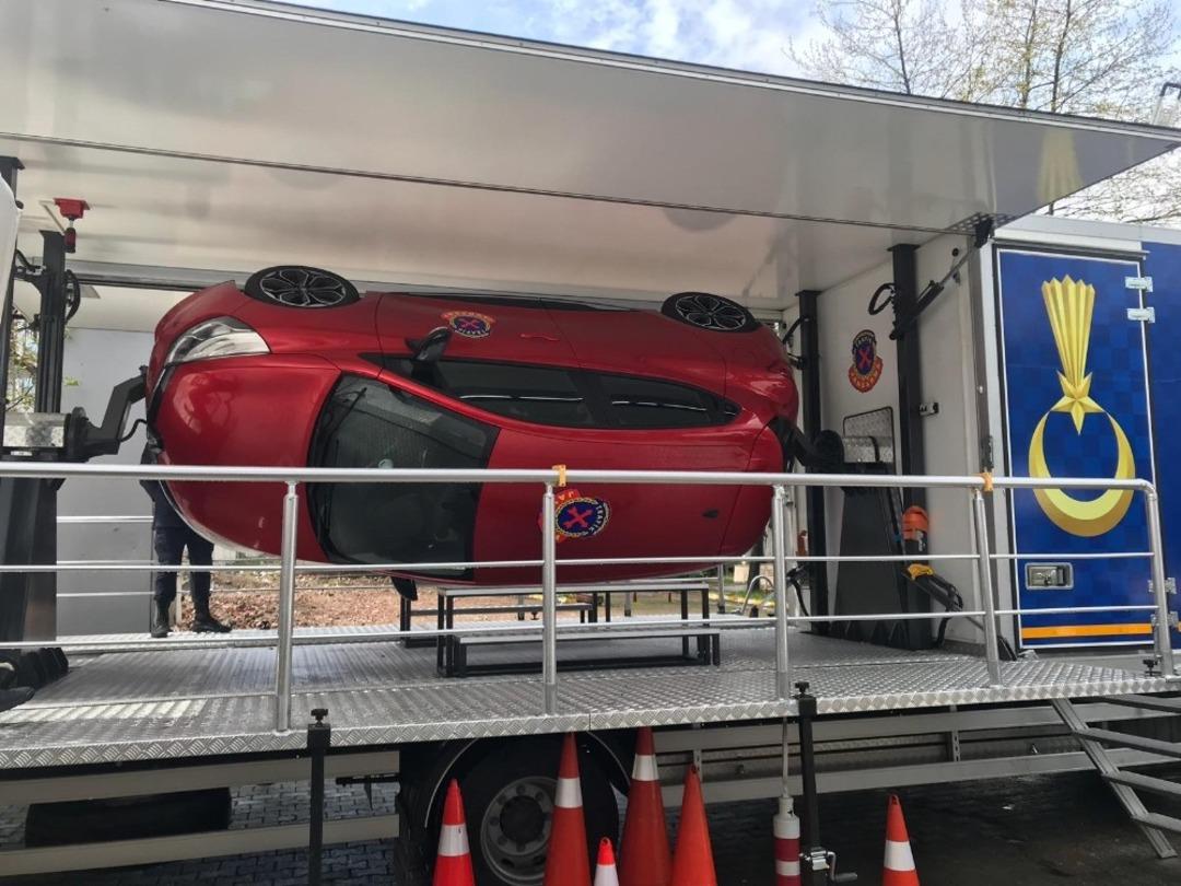 Ak&ccedil;akoca&rsquo;da  sim&uuml;lasyon aracı ile emniyet kemeri eğitimi verildi