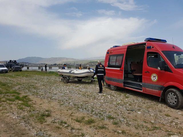 Balık tutarken nehre düşüp kayboldu