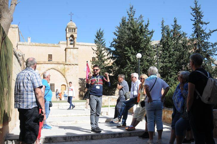 Turistler akın etti, adım atacak yer kalmadı! Oteller tamamen doldu G2
