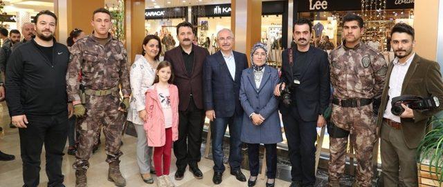 Mardin’de polisler fotoğraf sergisi açtı