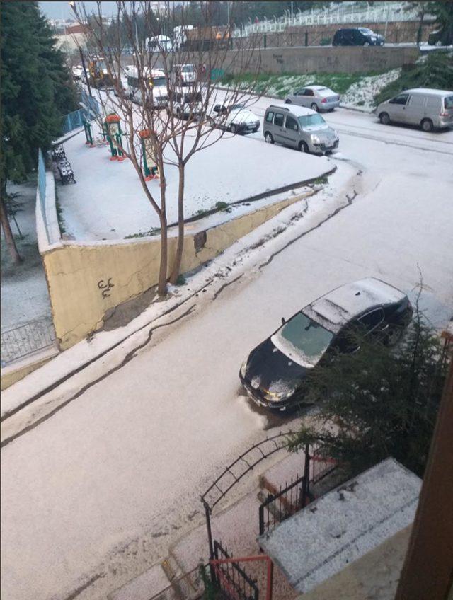 Eskişehir'de dolu yağışı hayatı olumsuz etkiledi