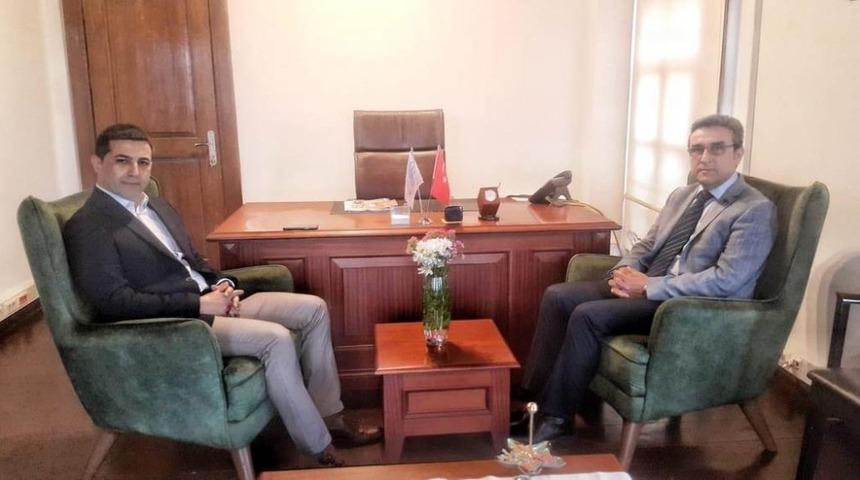 Kaymakam Y&uuml;cel&rsquo;den yeni başkan G&uuml;nel&rsquo;e iade ziyareti