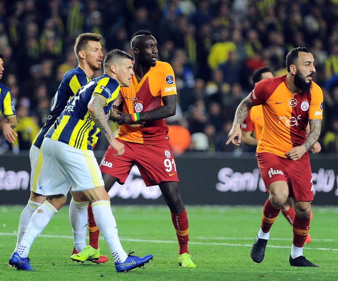 Galatasaray taraftarından Mbaye Diagne&#039;ye şok tepki