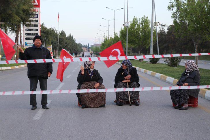 Özel mülkiyet deyip yolu kapattılar! Pamukkale yolunda şaşırtan manzara G3