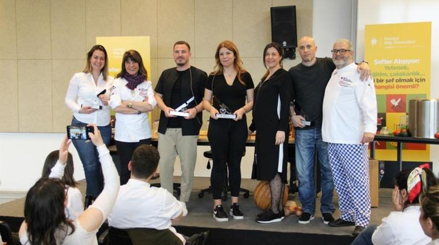 Lezzetli yemek pişirmek isteyenlere &uuml;nl&uuml; şeften t&uuml;yolar!