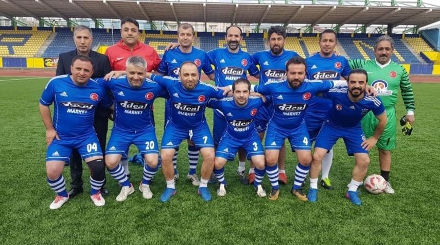 Ağrı Veteranlar takımı, T&uuml;rkiye finallerine hazırlanıyor