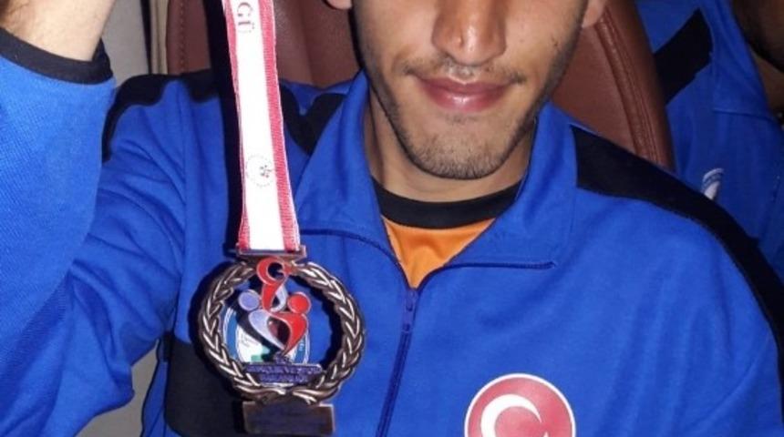 Özel öğrenci Türkiye 3’üncüsü oldu