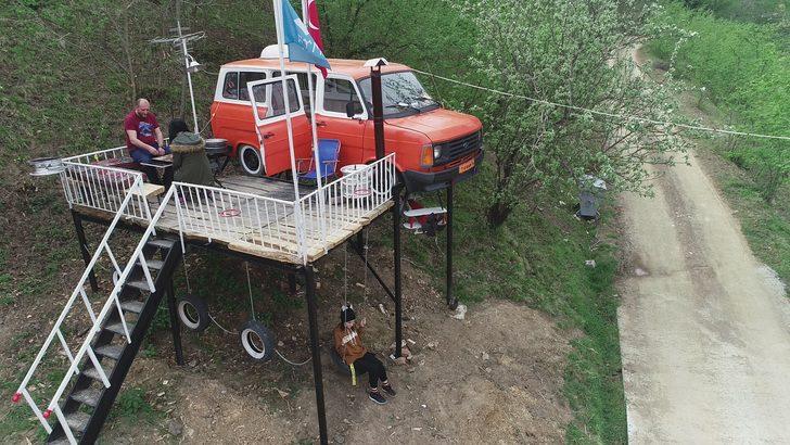 Kızları ağaç ev istedi, o minibüsten ev yaptı G1