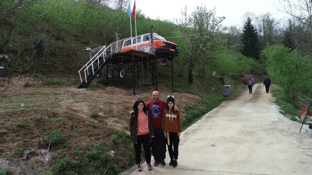 Kızları ağa&ccedil; ev istedi, o minib&uuml;sten ev yaptı