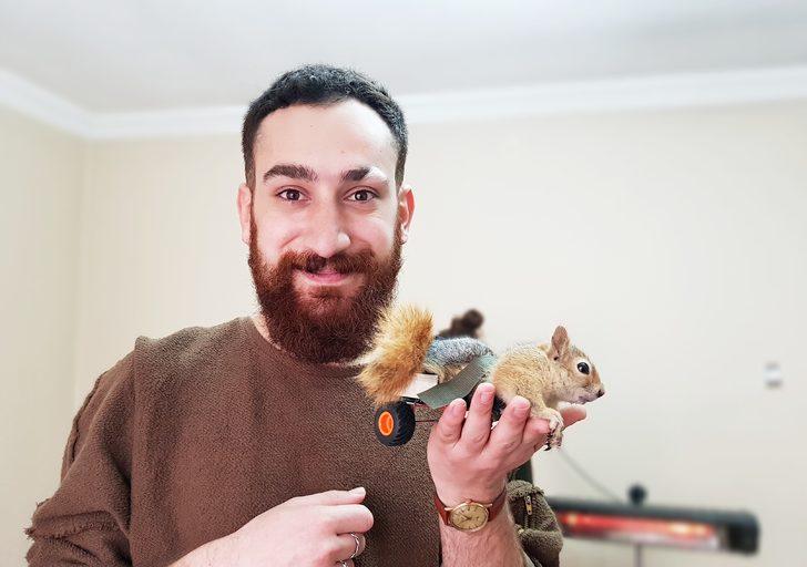 'Hayat tamircisi' bu kez felçli sincabı yürüttü G4