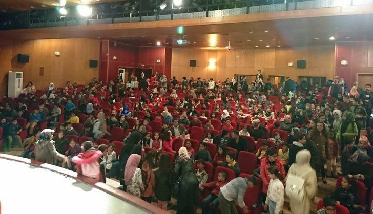 Ahlat’ta ‘’Düş Gezginleri’’ adlı tiyatro oyunu sahnelendi G4