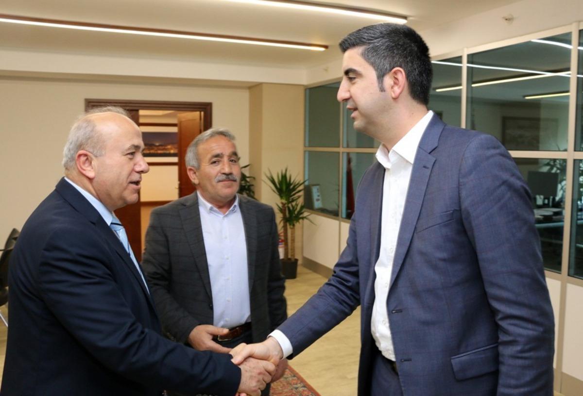 Başkan Y&uuml;ksel&rsquo;e tebrik ziyaretleri s&uuml;r&uuml;yor