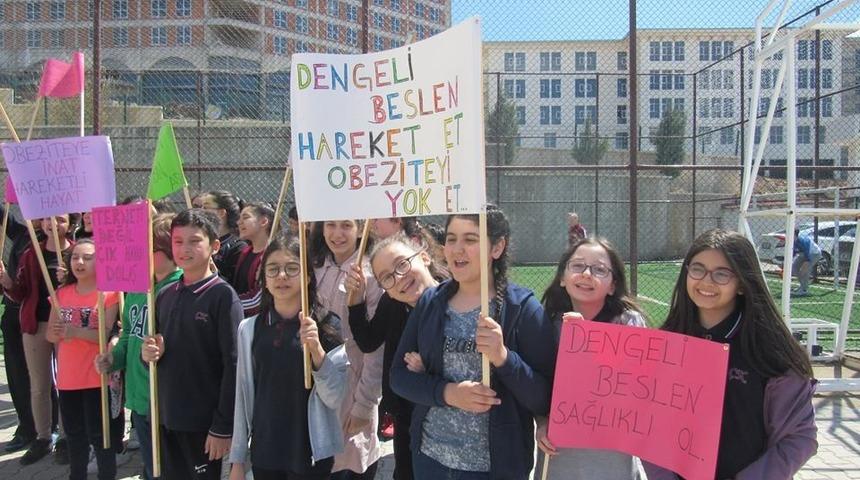 &Ccedil;&ouml;z&uuml;m Koleji &ouml;ğrencilerinden sağlıklı yaşam y&uuml;r&uuml;y&uuml;ş&uuml;