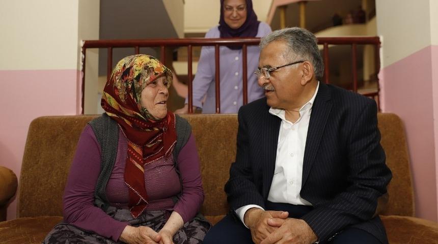 Başkan B&uuml;y&uuml;kkılı&ccedil;, Huzurevi&rsquo;ni ziyaret etti ve yaşlılarımızın g&ouml;r&uuml;şlerini dinledi