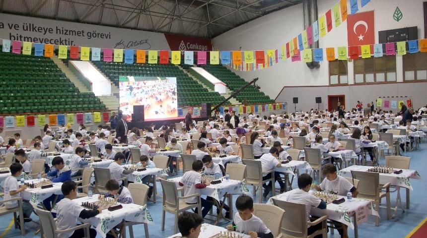 Minik yüreklerin satranç heyecanı