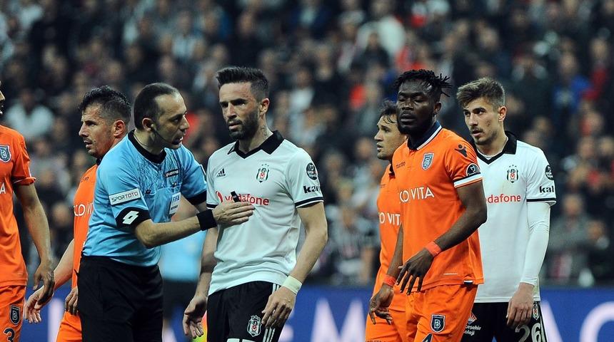 Cüneyt Çakır Şampiyonlar Ligi'nde Manchester City - Tottenham maçını yönetecek