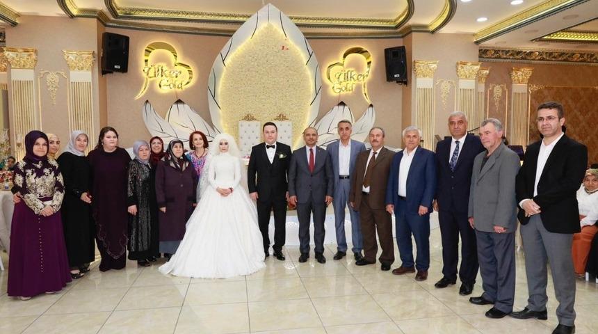 Başkan S&ouml;ğ&uuml;t ilk nikahını kıydı