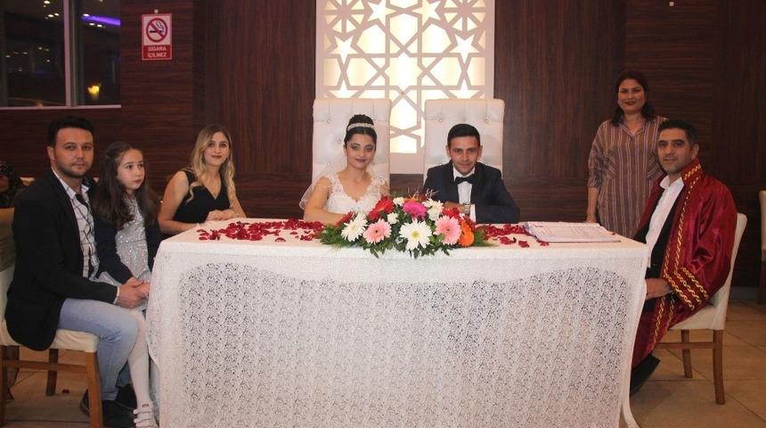 Başkan Kayalar ilk nikahını kıydı