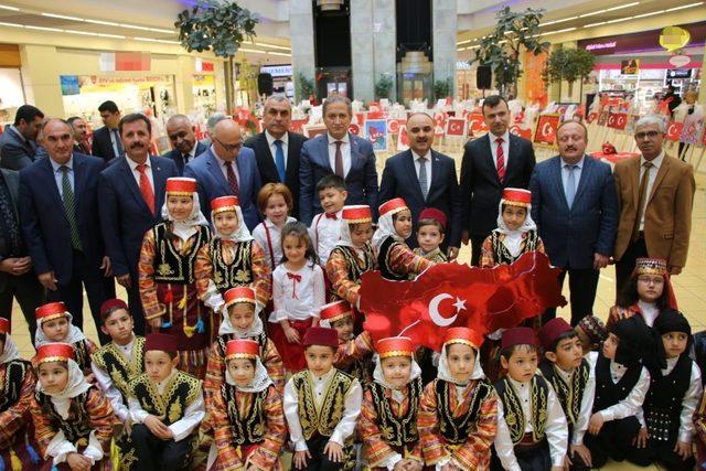 Kayseri Mantısından Yapılan Türk Bayrağı Büyük İlgi Görüyor